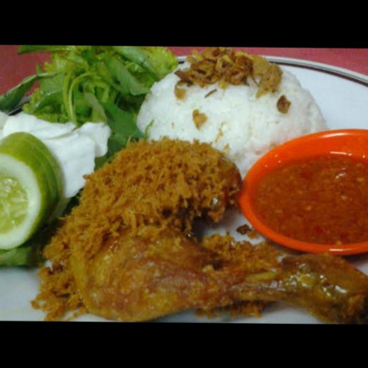 Bebek Kremes Kalasan
