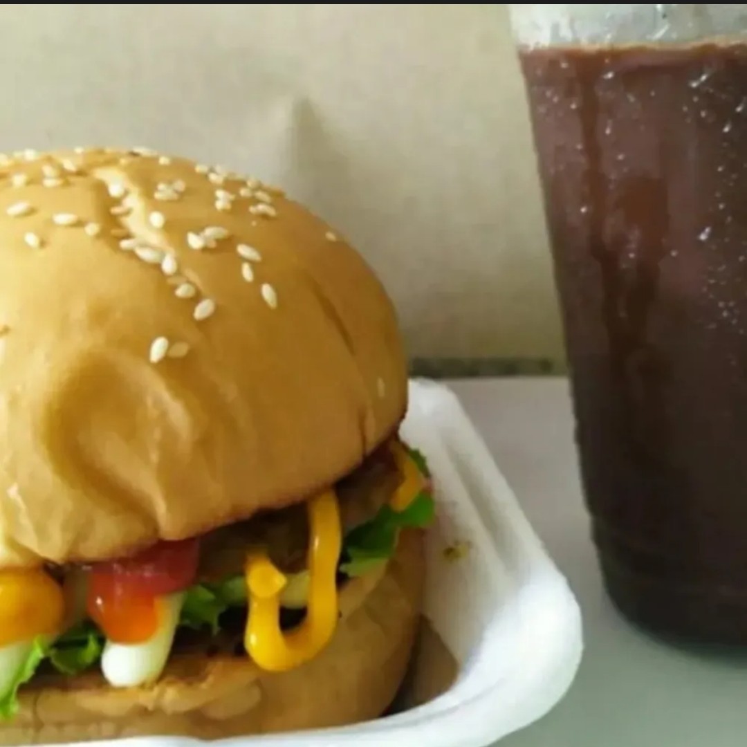 Beef Burger Dan Choco Drink