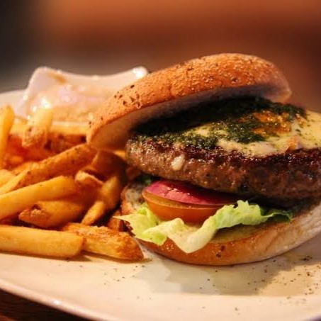 Beef Burger Plus Kentang Goreng