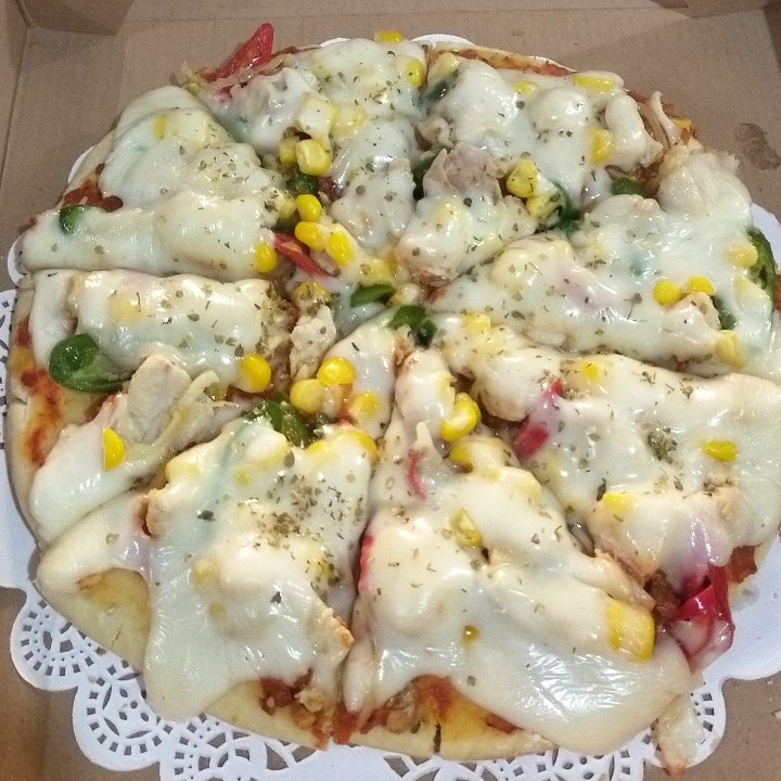 S Y N T Pizza