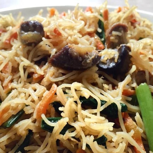 Bihun Goreng Ayam Baso