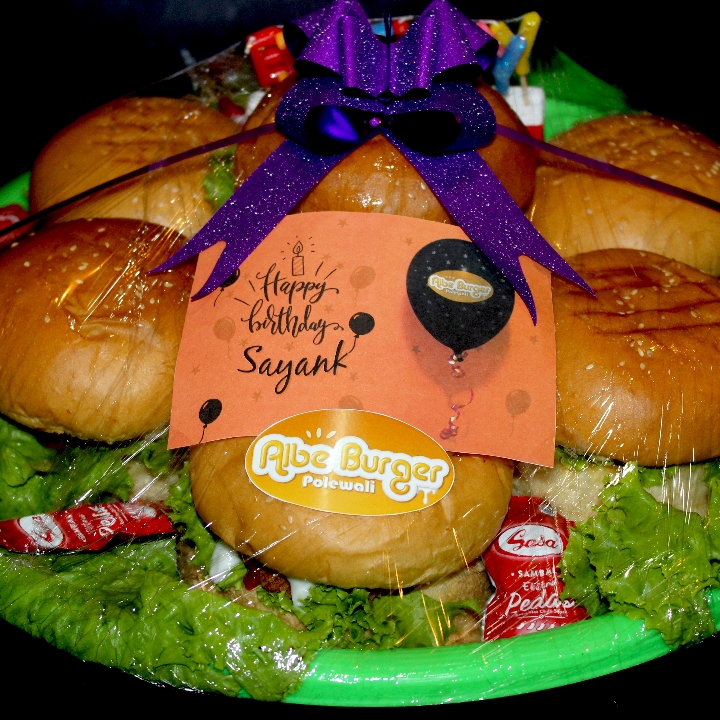BIRTHDAY BURGER 4