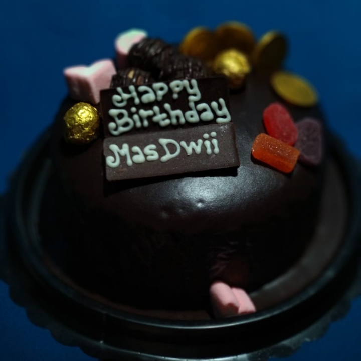 Birthday Cake Minimalis