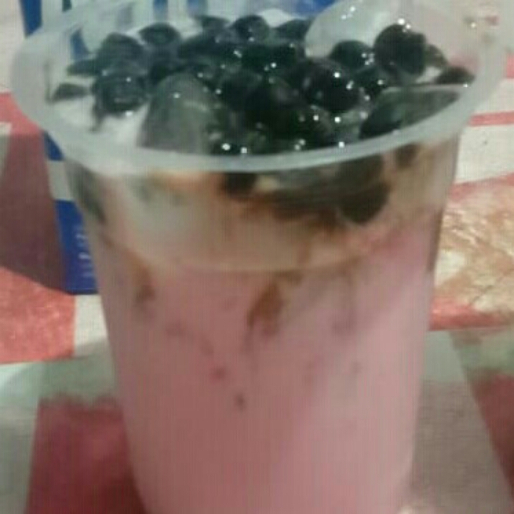 Boba Strawberry Medium