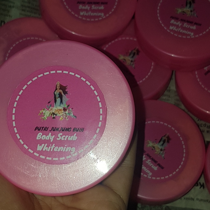 Body Scrub Putri Junjung Buih