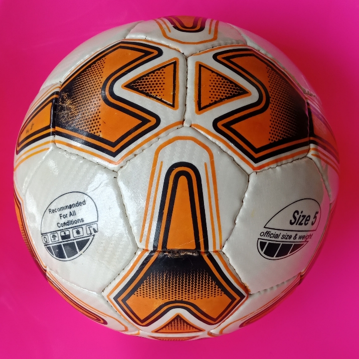 Bolla Sepak Uk No 5