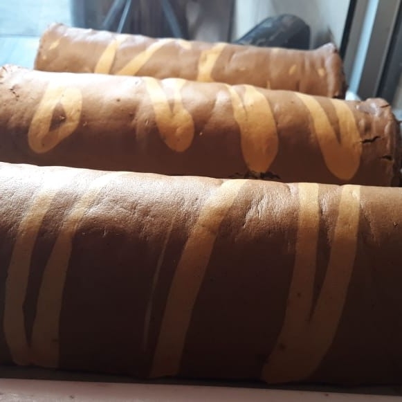 Bolu Gulung Coklat