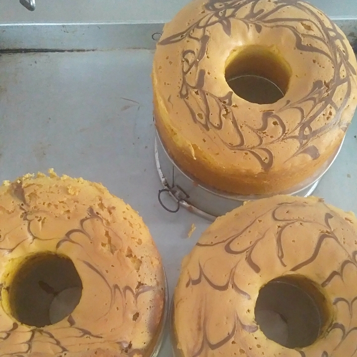 Bolu Hongkong Sedang