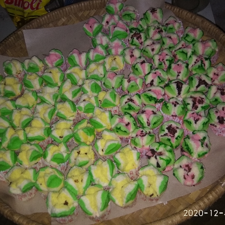 Bolu Kukus Merekah
