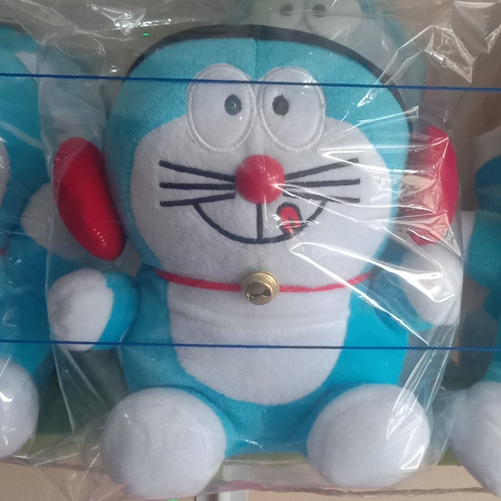 Boneka Doraemon