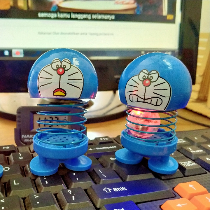 Boneka Per Goyang
