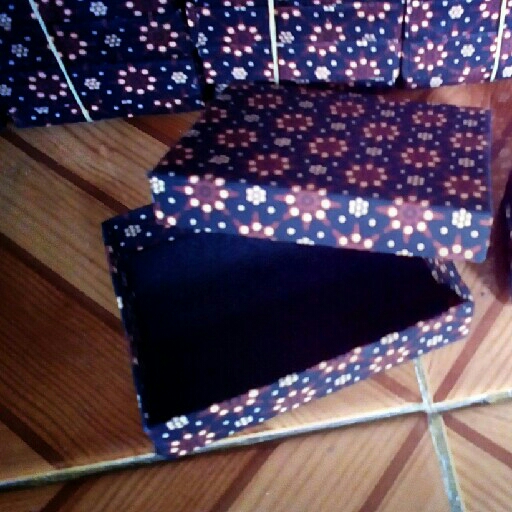 Box Tempat Bros