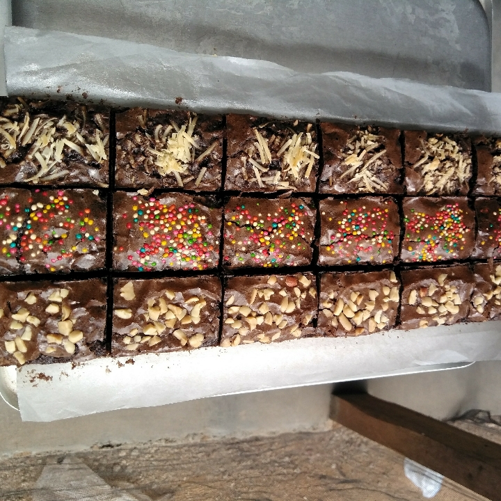 Brownies Sekat Size L