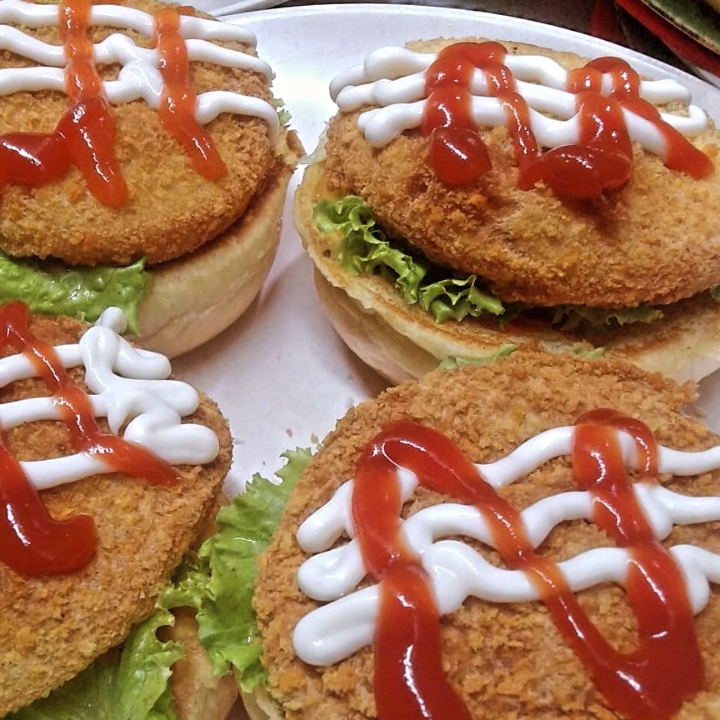 Burger Ayam Crispy Naget
