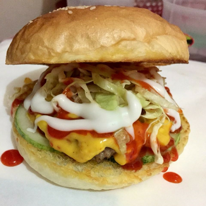 Burger Ayam -Keju - Black Pepper