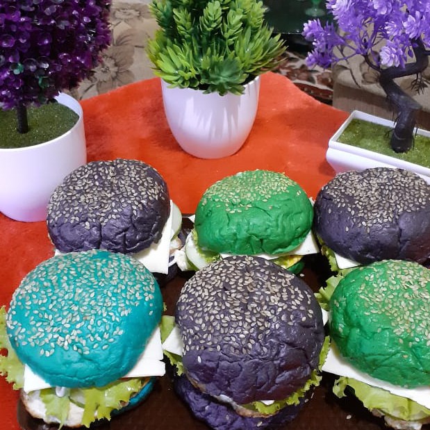 Burger warna warni toping keju Cheken- Beef