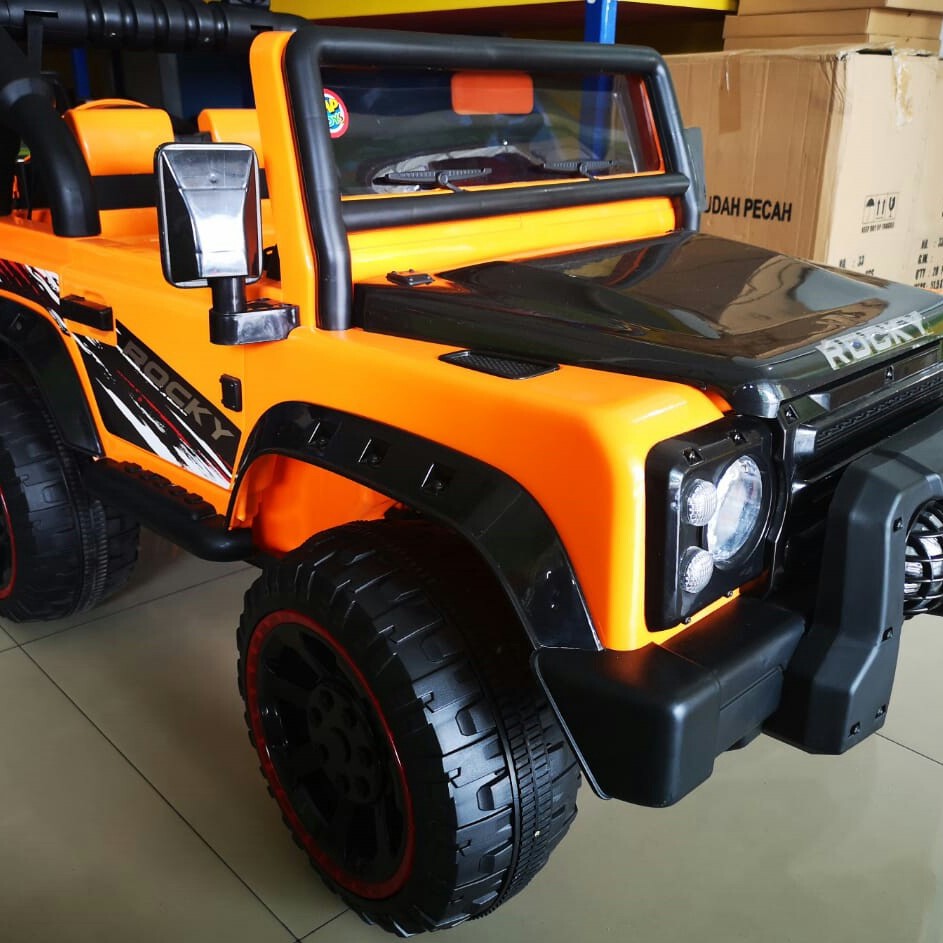 C12-MOBIL AKI MAINAN MOBIL AKI JENIS JEEP ROCKY MERK JEEP PER UNIT