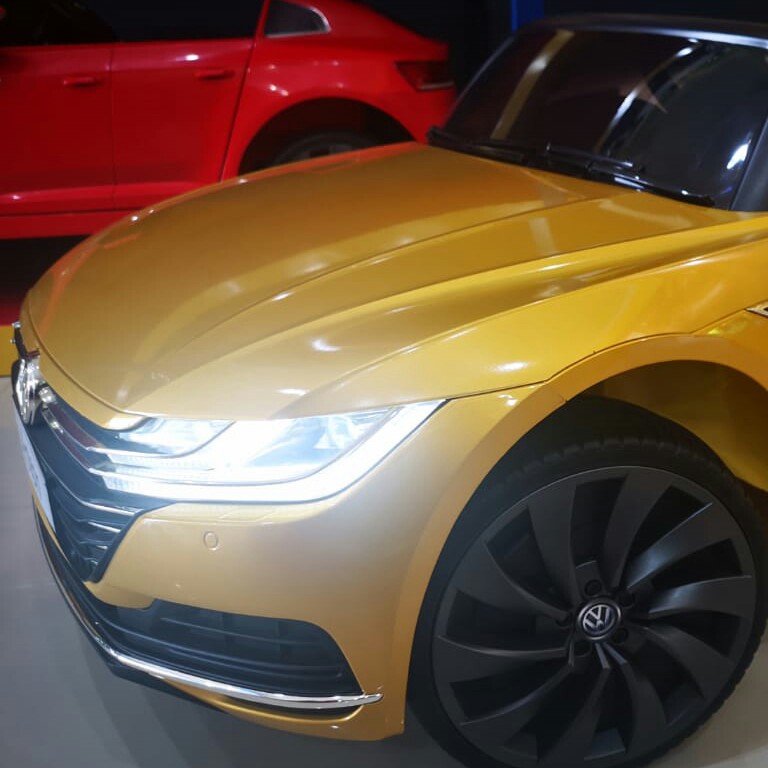 C12-MOBIL AKI MAINAN MOBIL AKI JENIS VW ARTEON MERK VW PER UNIT 2