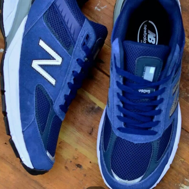 C3-- SEPATU PRIA NEW BALANCE 990 SNEAKERS MERK - PER UNIT