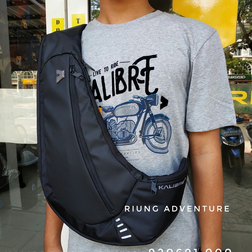 C3-KALIBRE TAS SLING BAG BLACK - BOOMERANG - 920691 - 000 MERK KALIBRE