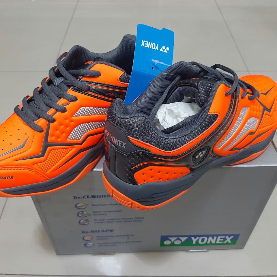 C3-SEPATU BADMINTON YONEX AKAYU S WARNA NEON ORANGE UKURAN 39 - 44 MER