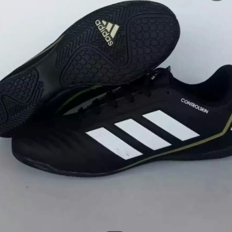 C3-SEPATU FUTSAL ADIDAS PREDATOR