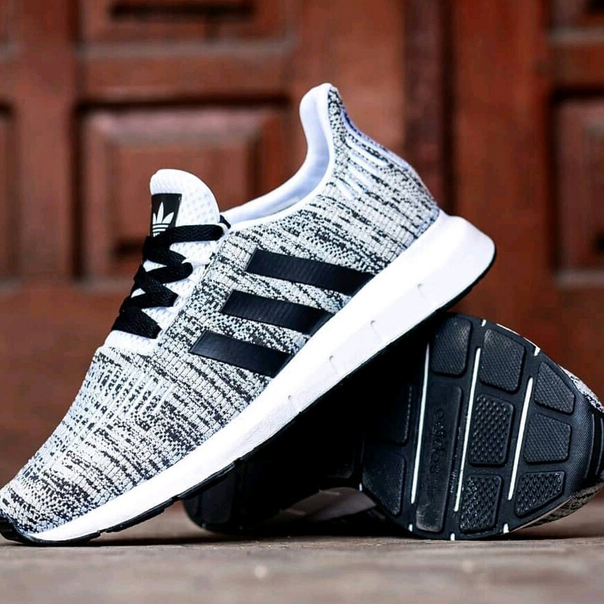 C3-SEPATU SPORT ADIDAS SWIFT RUN KW SUPER