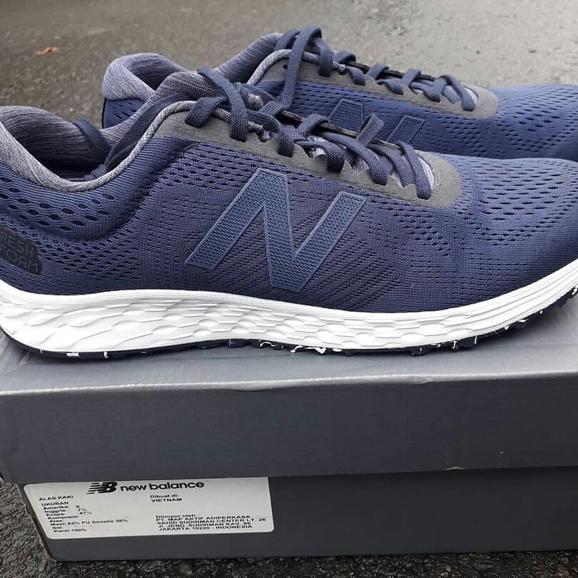 C3-SEPATU SPORT NEW BALANCE TIPE MERK NEW BALANCE