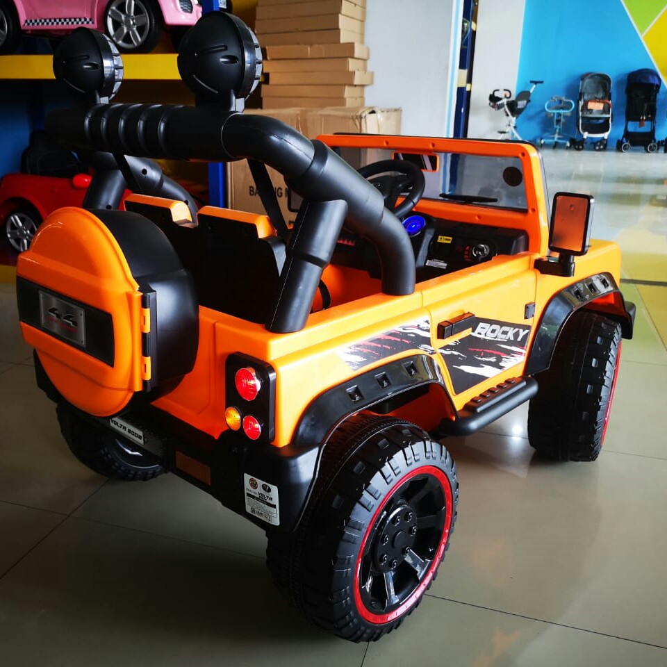 C6-MOBIL AKI MAINAN MOBIL AKI JENIS JEEP ROCKY MERK JEEP PER UNIT