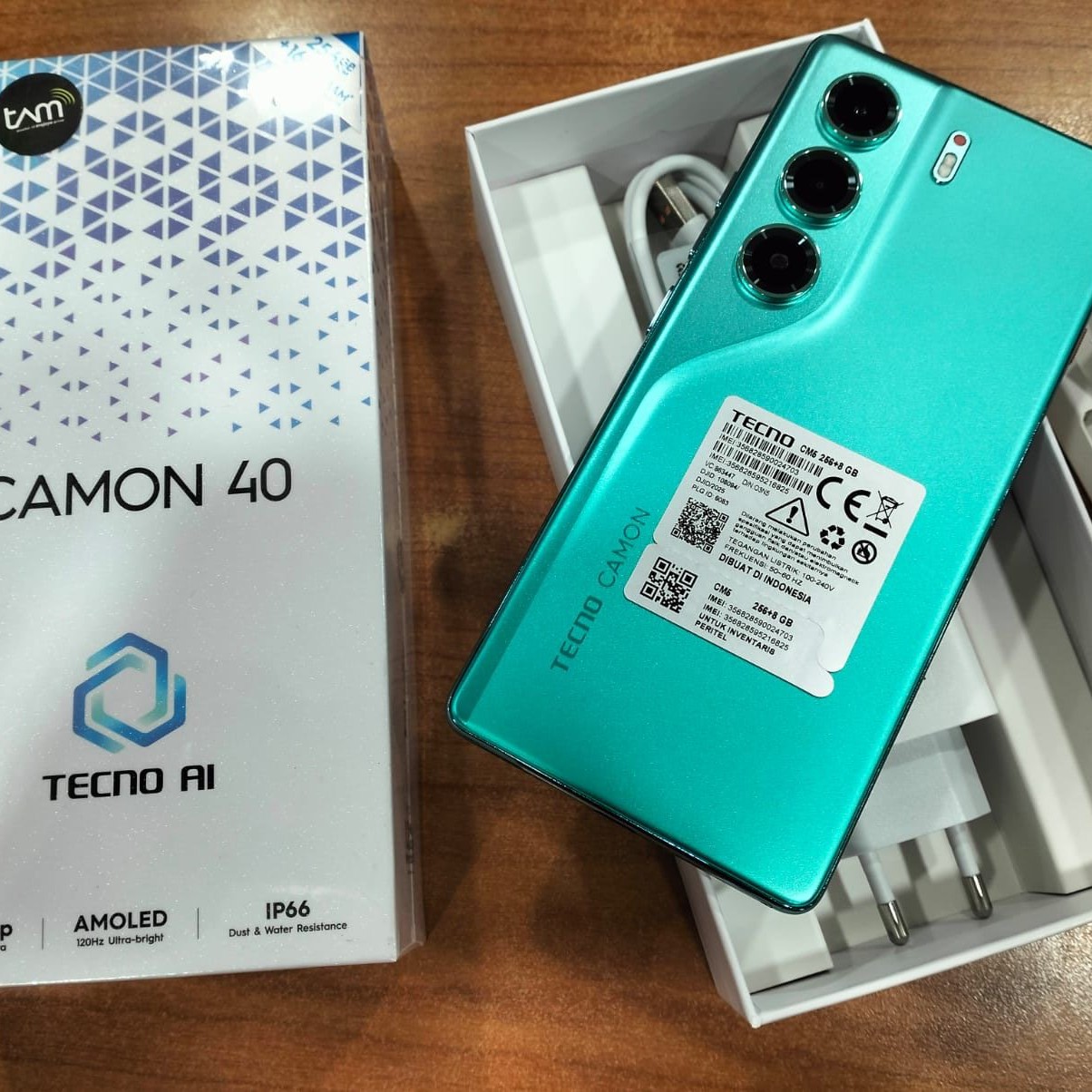 CAMON 40 RAM 8 GB ROM 256 GB