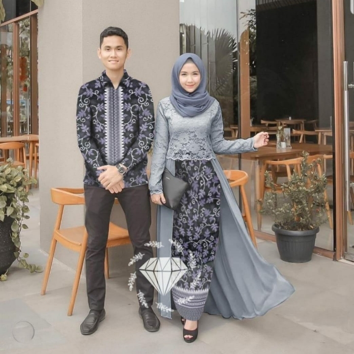COUPLE ZAHRATULSSALAM GREY