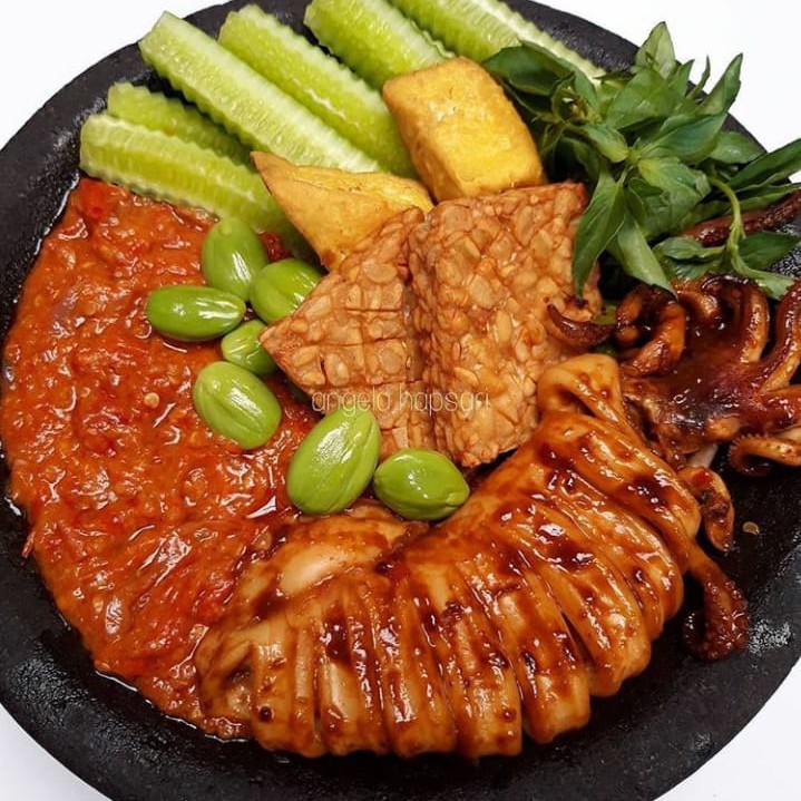 CUMI BAKAR MADU