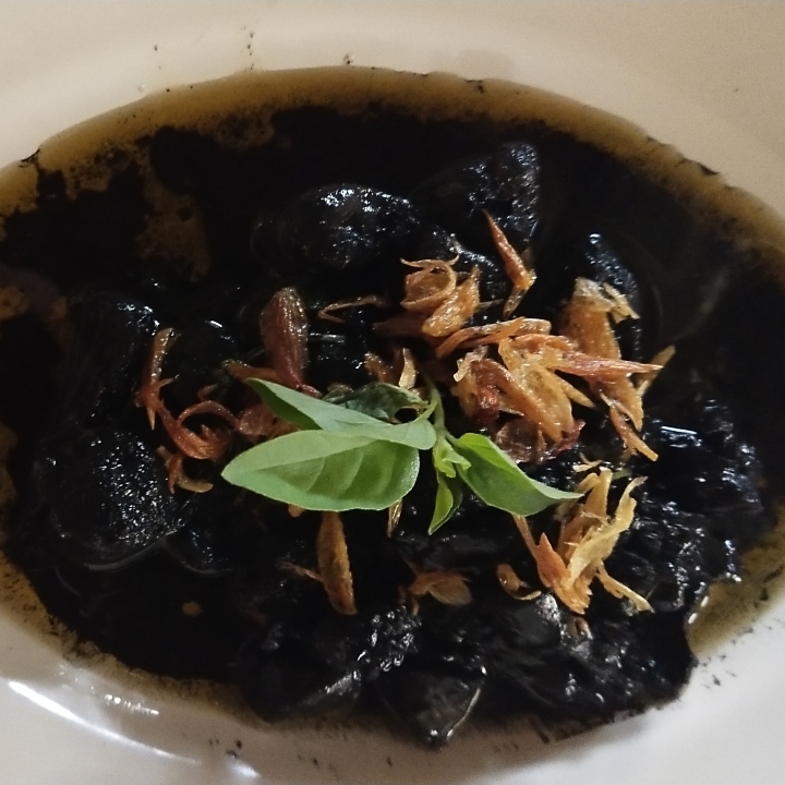 CUMI KUA HITAM