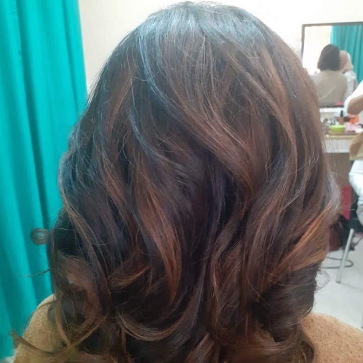 Catok Dan Curly