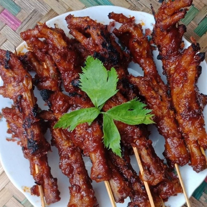 Ceker Ayam 1 Tusuk Isi 1 Biji Rasa Pedas Manis 