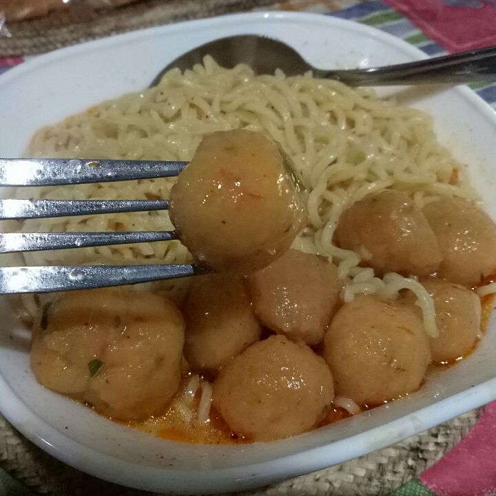 Cilok 100 Butir Paket Keluarga Dengan Saus Kacang Dan Sambal 2