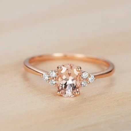 Cincin Rose Gold Oval Cut