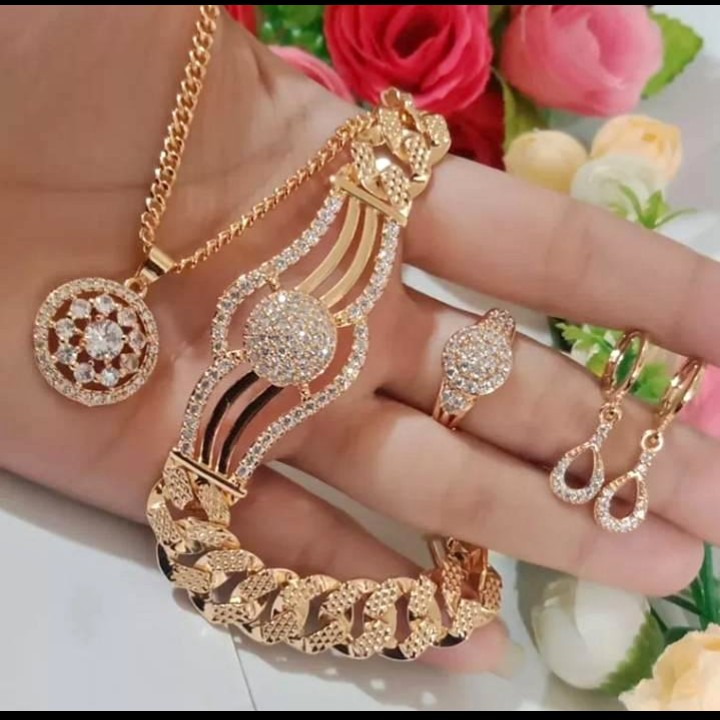 Cod set perhiasan wanita terlaris terbaru titaniumGRATIS per produkt