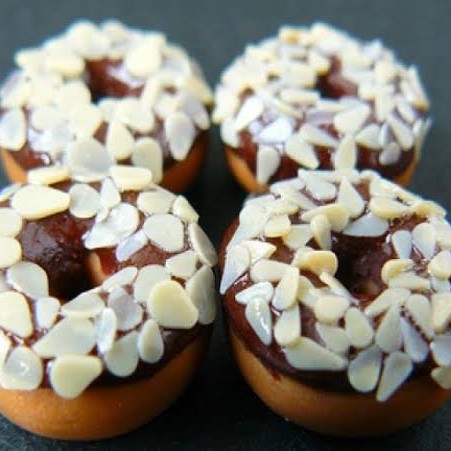 Coklat Almond