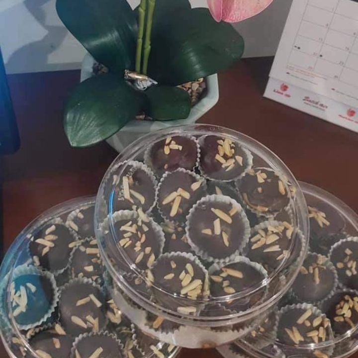 Coklat Almond
