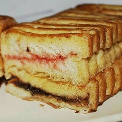 Coklat Kacang Strawberry
