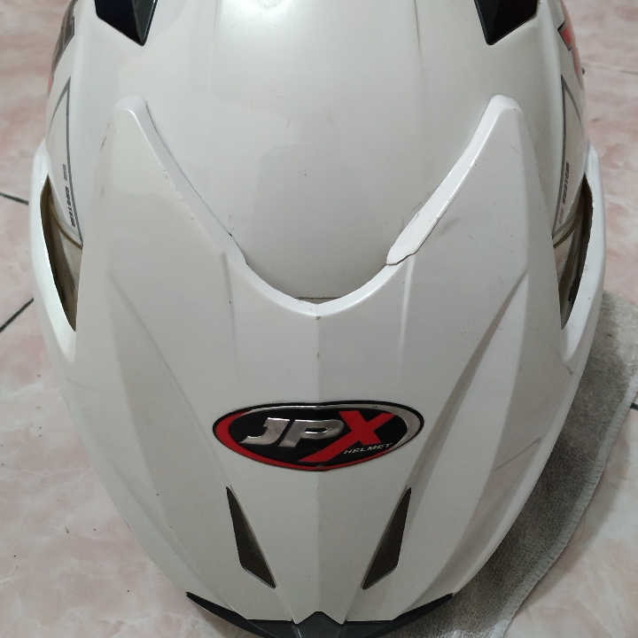 Cuci Sepatu Dan Helm