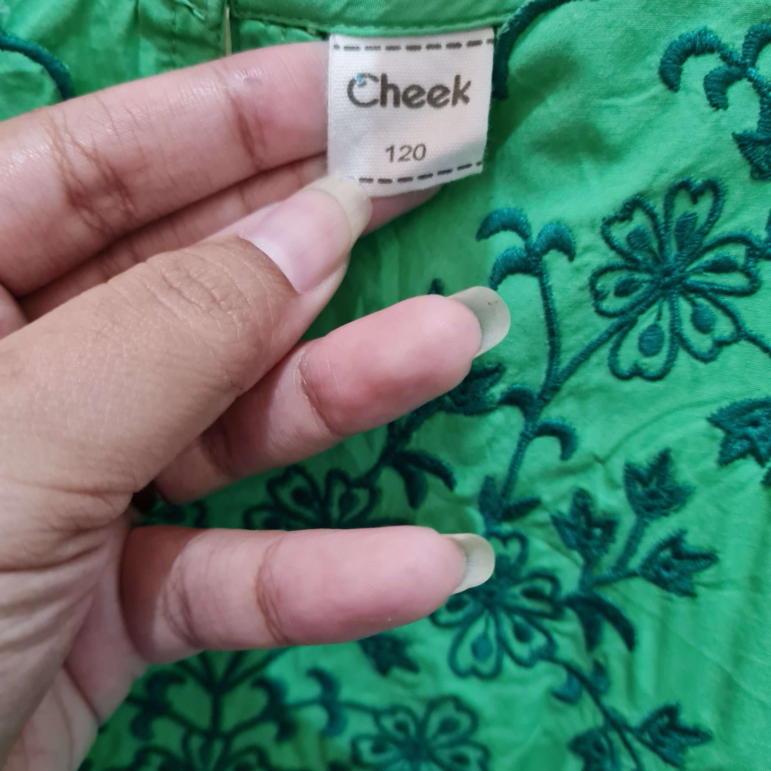 DRESS CHEEK 3