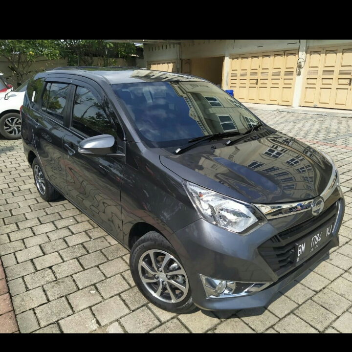 Daihatsu Sigra R 2019 3