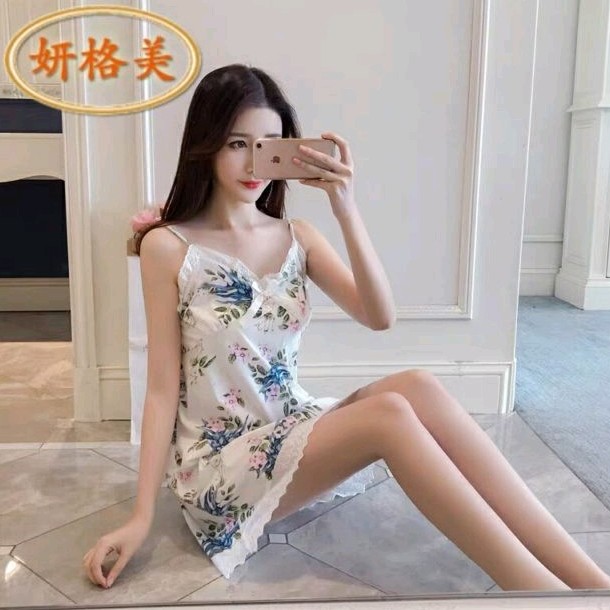 Daster Flower Girl Bw