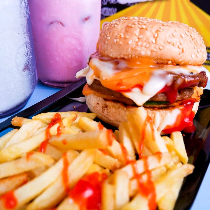 Diskon Harga 4Rb     Burger  French Fries