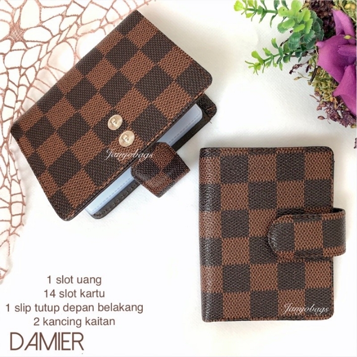 Dompet kartu 