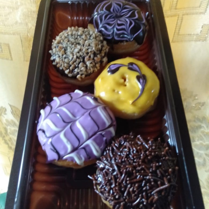 Donat Campur Toping
