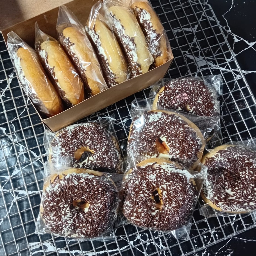 Donat Cream Meses