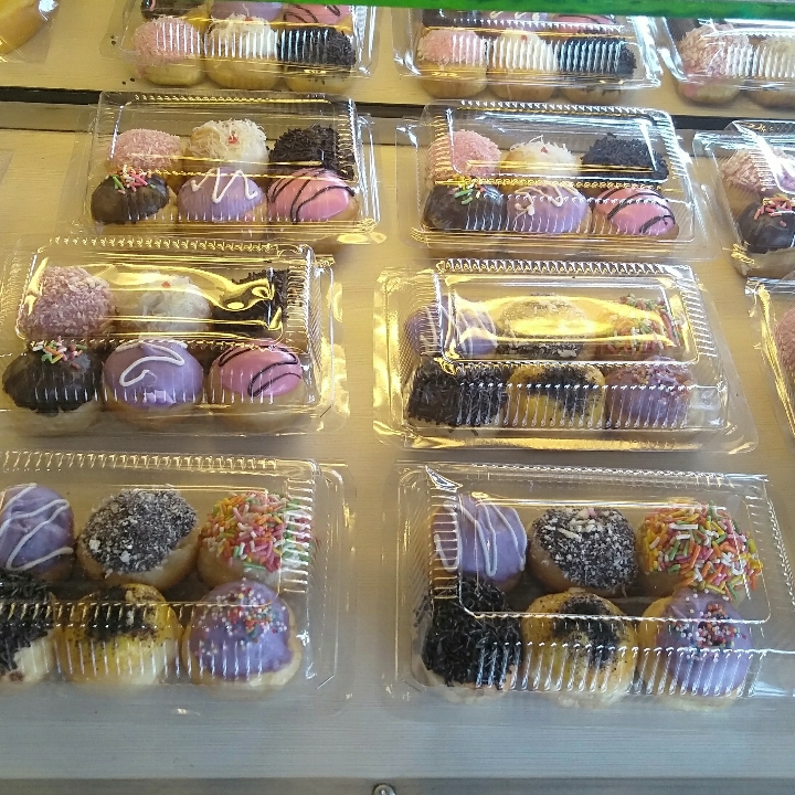 Donat Imut Mika Isi 6